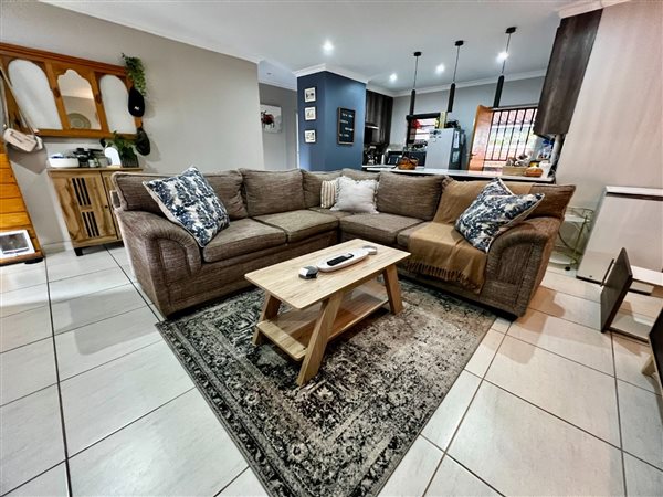 2 Bedroom Townhouse 2 Bedroom Townhouse