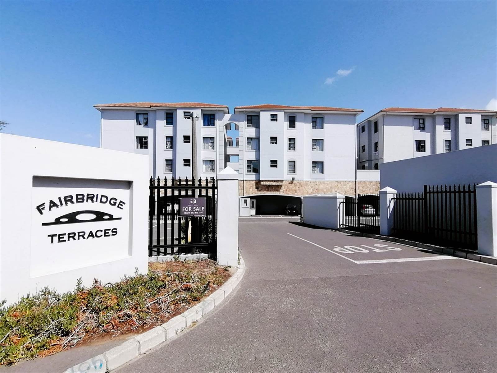 2 Bed Apartment in Brackenfell Central photo number 1