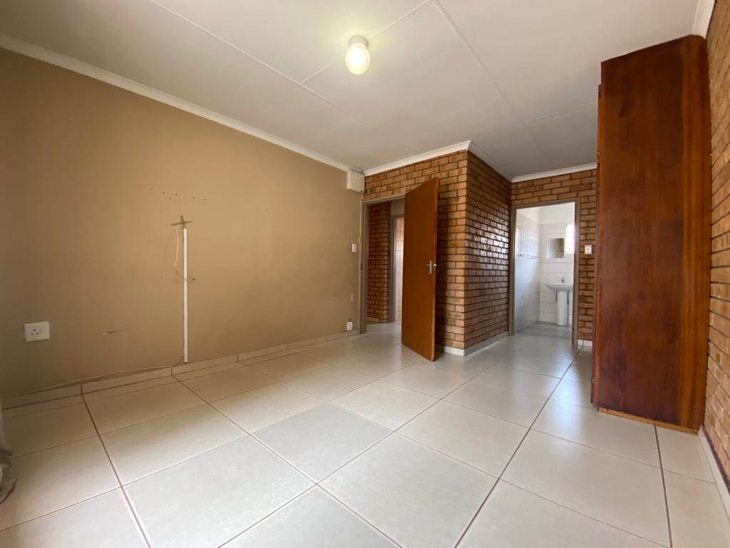 2 Bed Townhouse in Annadale photo number 9