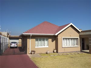 3 Bed House in Linmeyer