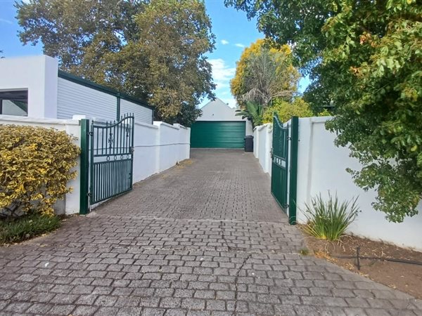 3 Bedroom Townhouse 3 Bedroom Townhouse