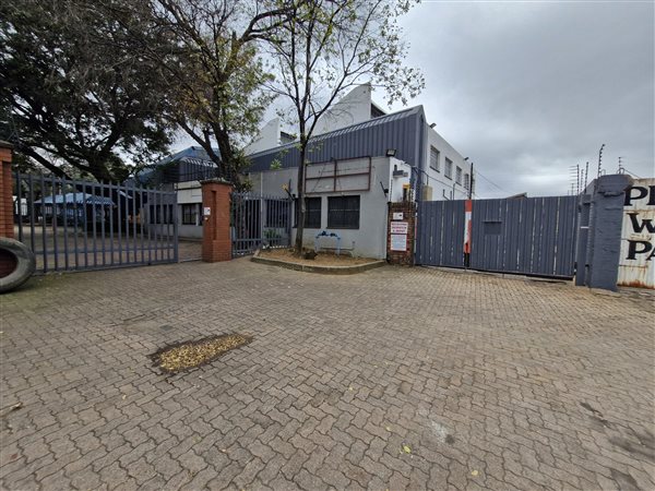 368 m² Industrial space 368 m² Industrial space