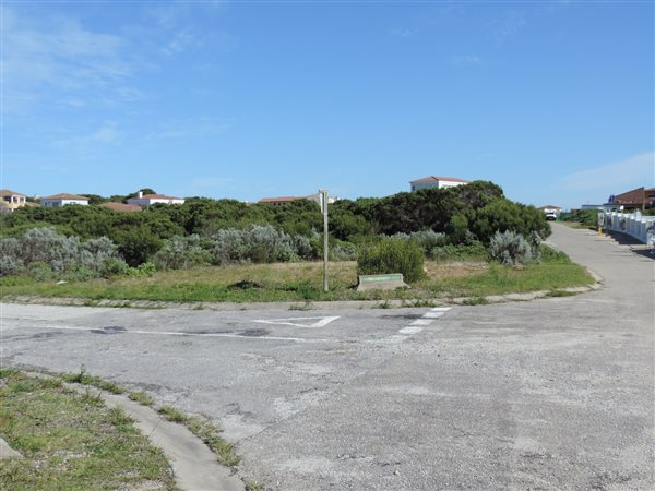 781 m² Land available in St Francis Bay