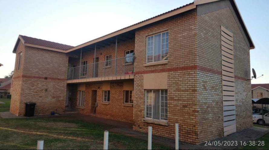 2 Bed House in Waterval East photo number 1