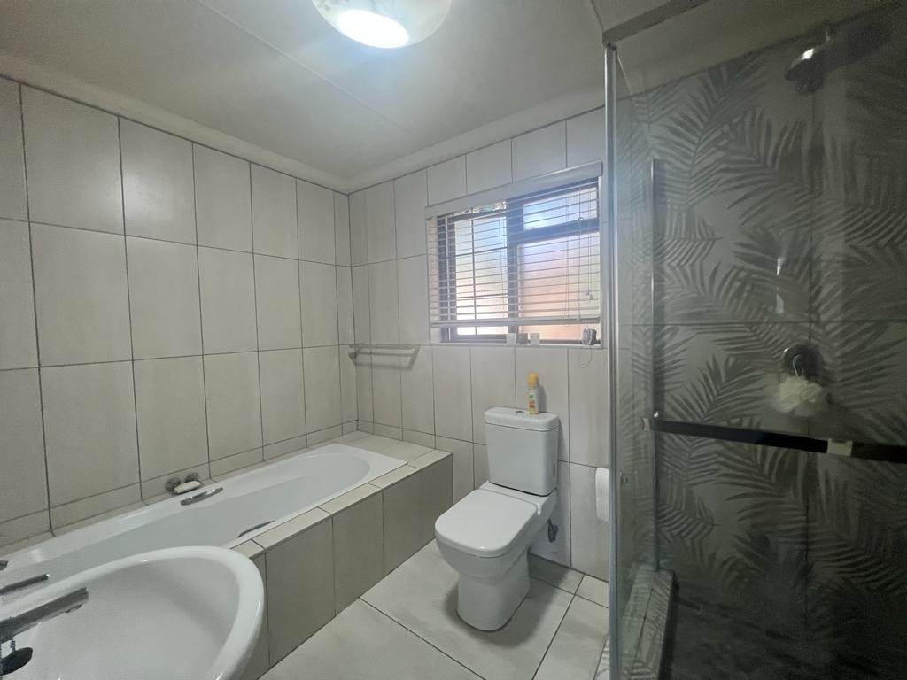 3 Bed Apartment in Waterval East photo number 22