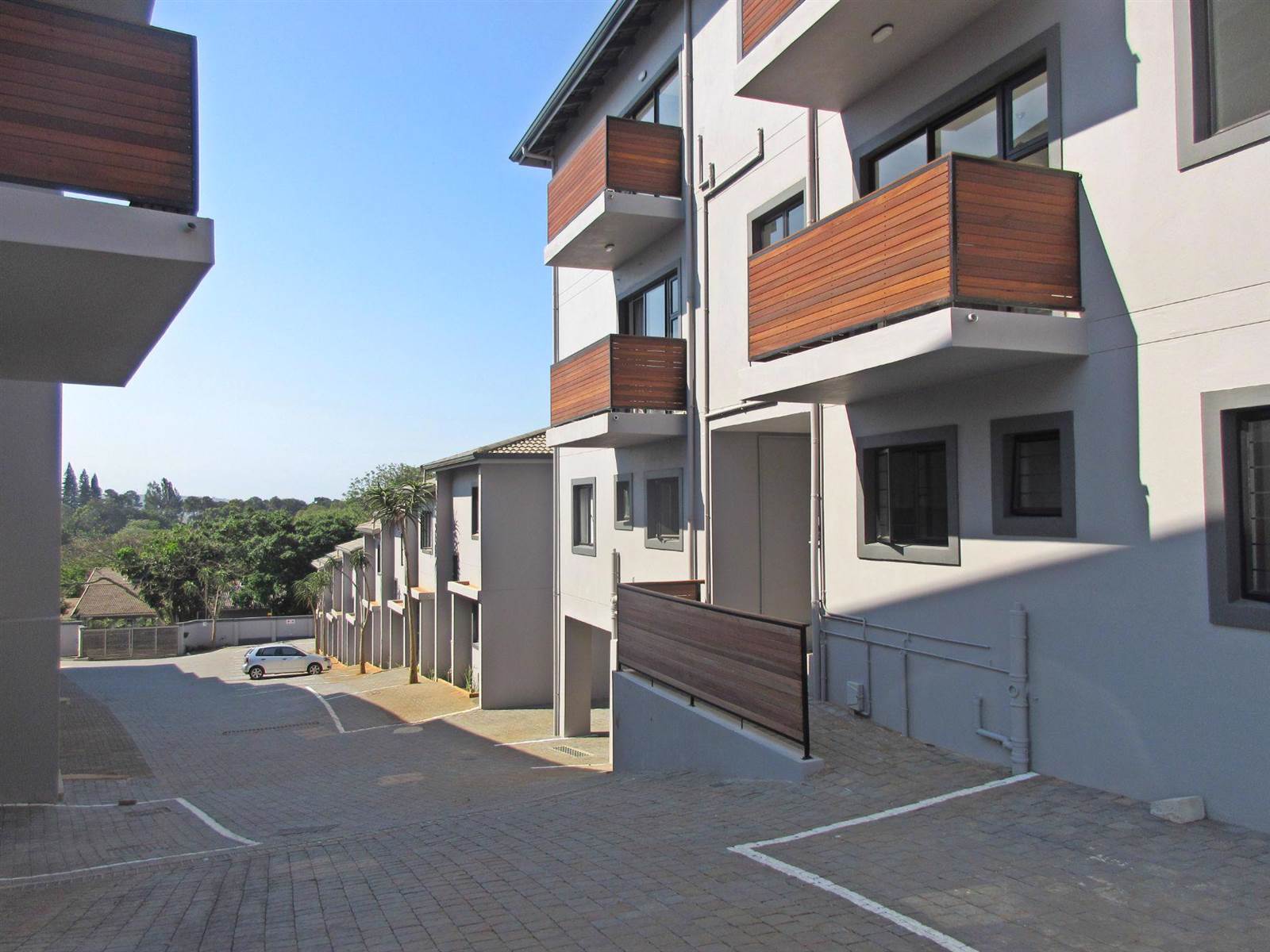 2 Bed Apartment in Durban North photo number 1