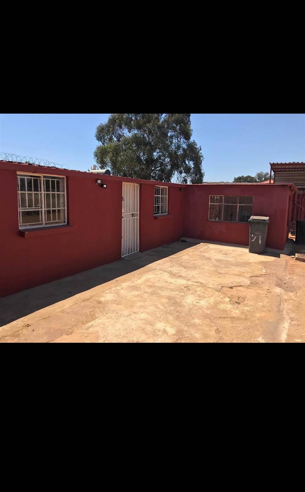 Commercial space in Lenasia photo number 3