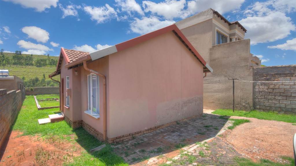 3 Bed House in Diepkloof photo number 17