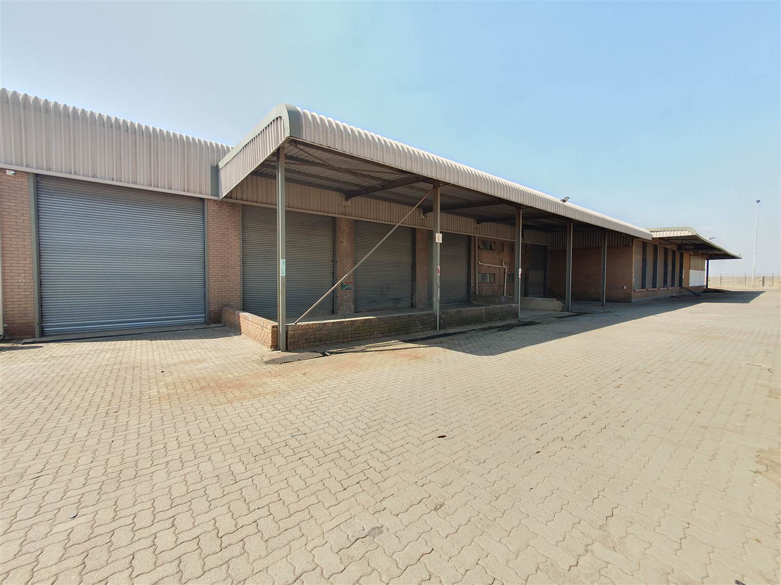 2058  m² Industrial space in City Deep photo number 1