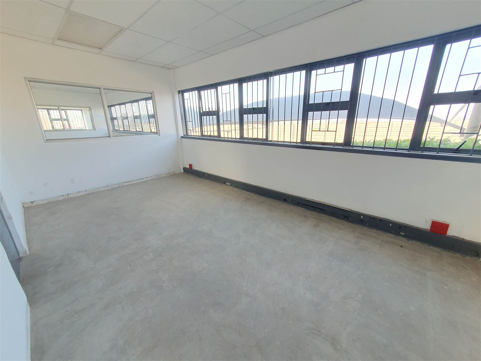 2058  m² Industrial space in City Deep photo number 8