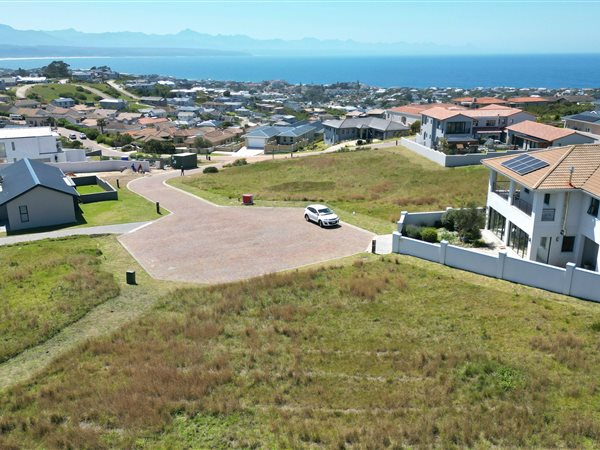 854 m² Land