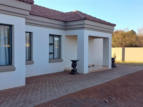 5 Bed House in Kathu