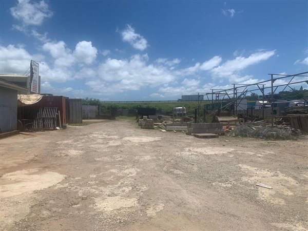2 400 m² Commercial space 2 400 m² Commercial space