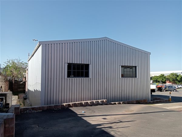 185  m² Industrial space