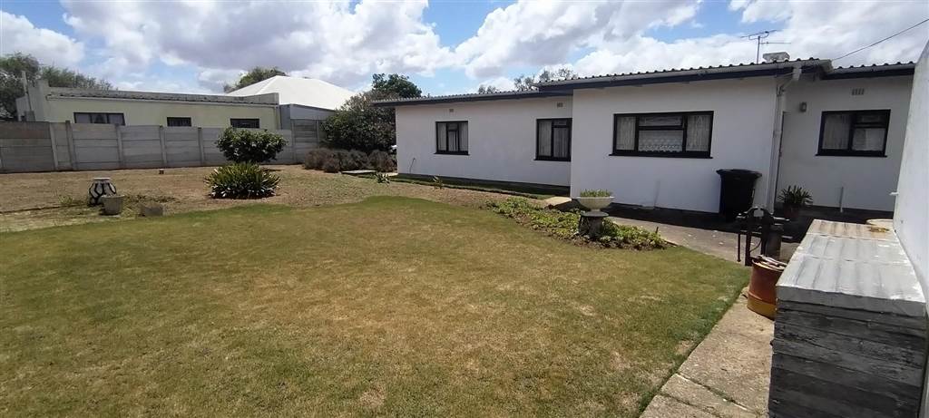3 Bed House in Bredasdorp photo number 21