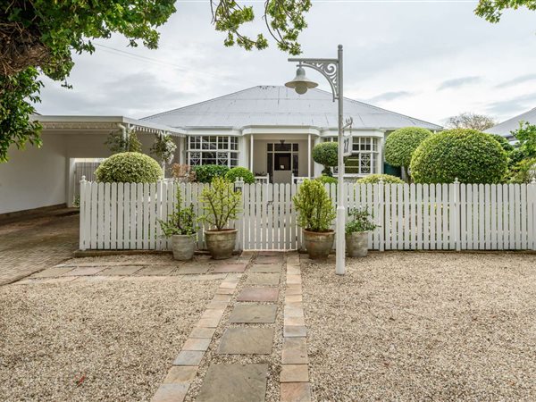 4 Bedroom House 4 Bedroom House