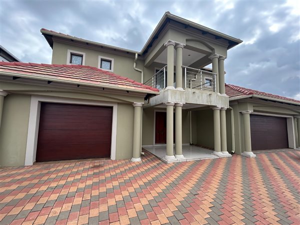 5 Bedroom House 5 Bedroom House