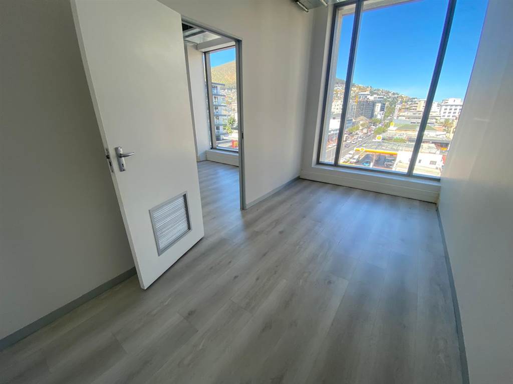 45.9  m² Commercial space in Sea Point photo number 3