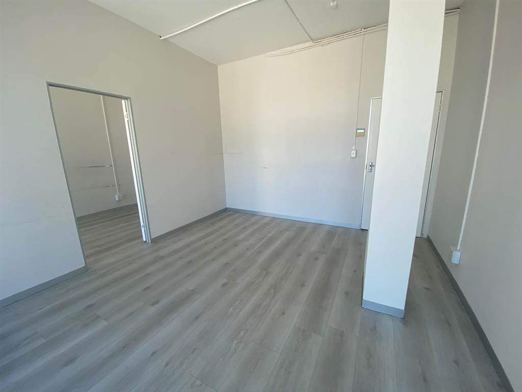 45.9  m² Commercial space in Sea Point photo number 12