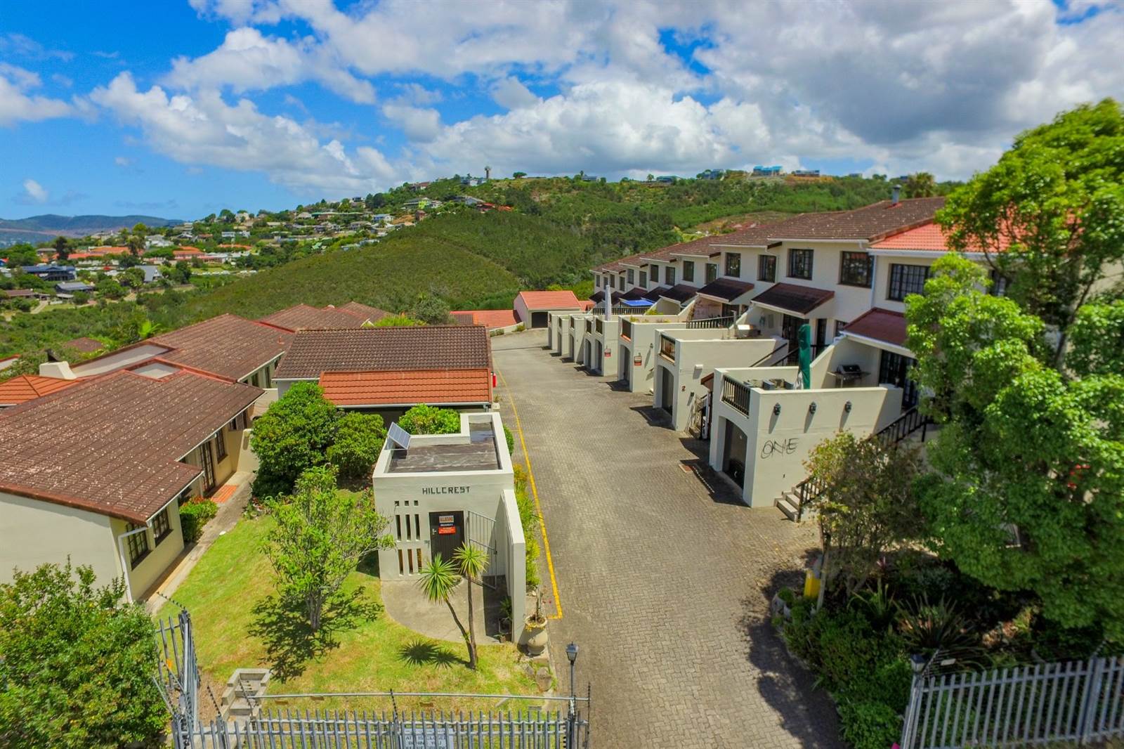 3 Bed Apartment in Knysna Central photo number 1