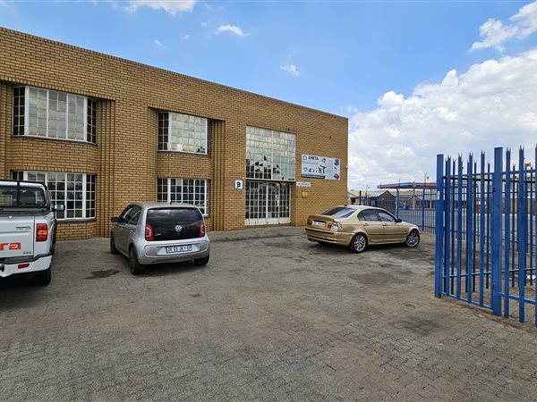 225  m² Industrial space