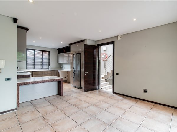 2 Bed Apartment in Bedfordview