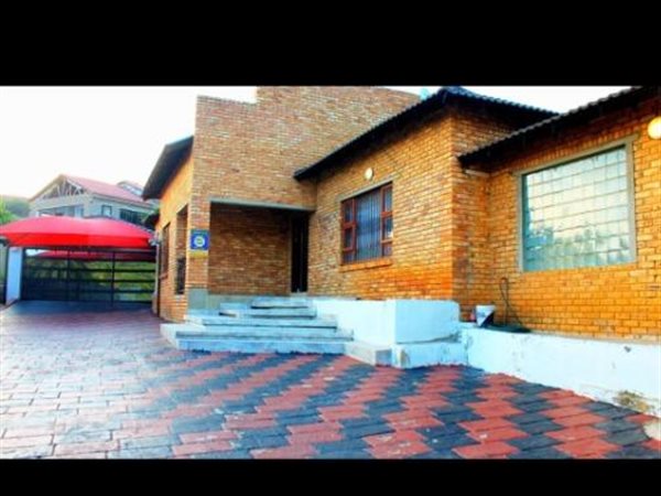 5 Bed House in Naturena