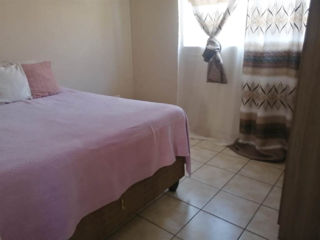3 Bed Townhouse in Waterkloof East photo number 9