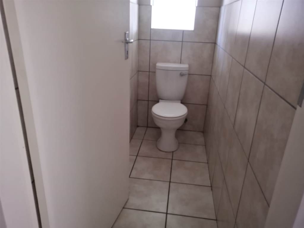 3 Bed Townhouse in Waterkloof East photo number 12