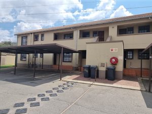 2 Bed Apartment in Roodepoort West