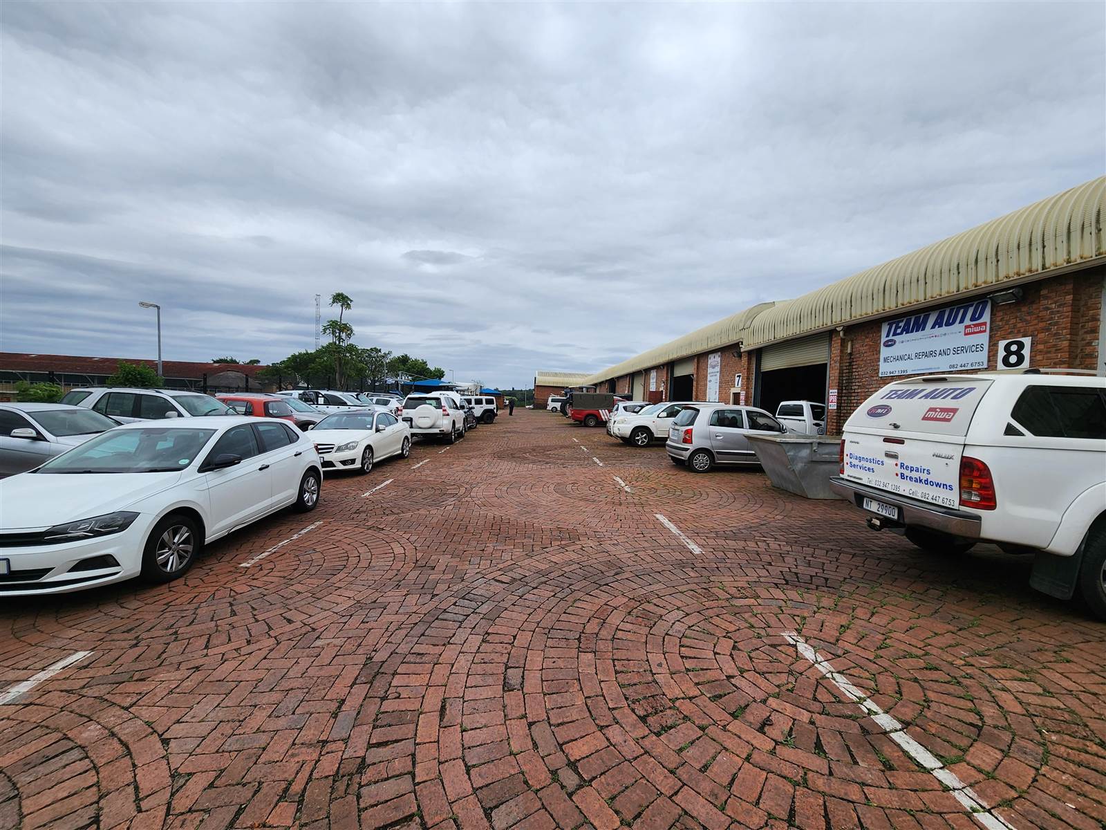 220  m² Industrial space in Umhlali photo number 1