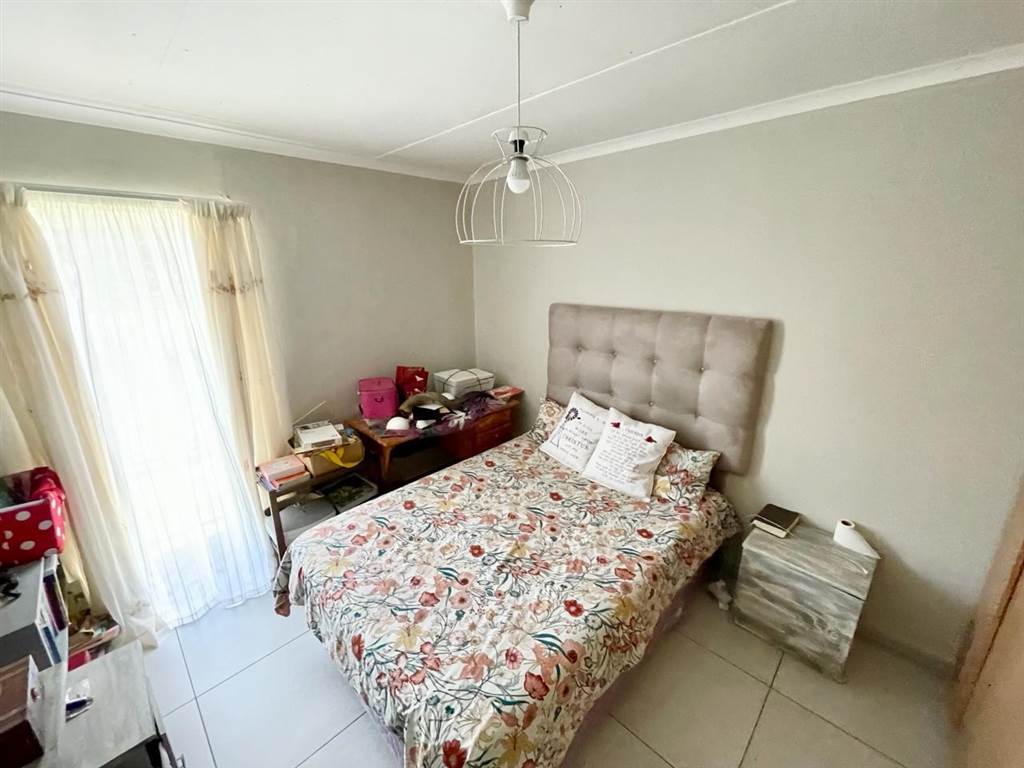 3 Bed House in Secunda photo number 11