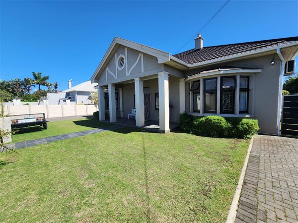 4 Bedroom House 4 Bedroom House