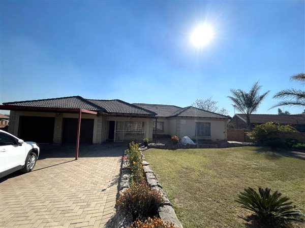 4 Bedroom House 4 Bedroom House