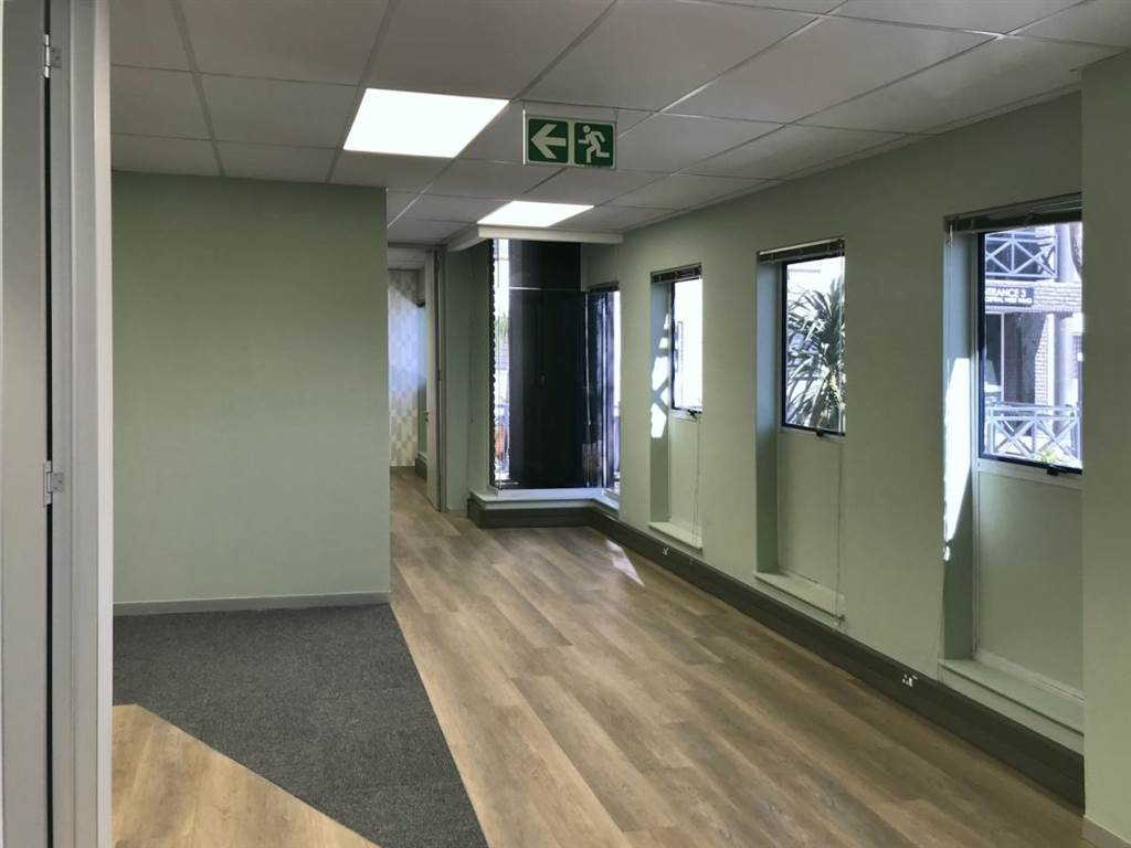 213  m² Office Space in Bedfordview photo number 11