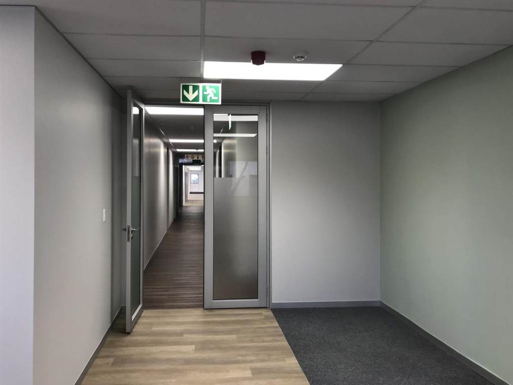 213  m² Office Space in Bedfordview photo number 7