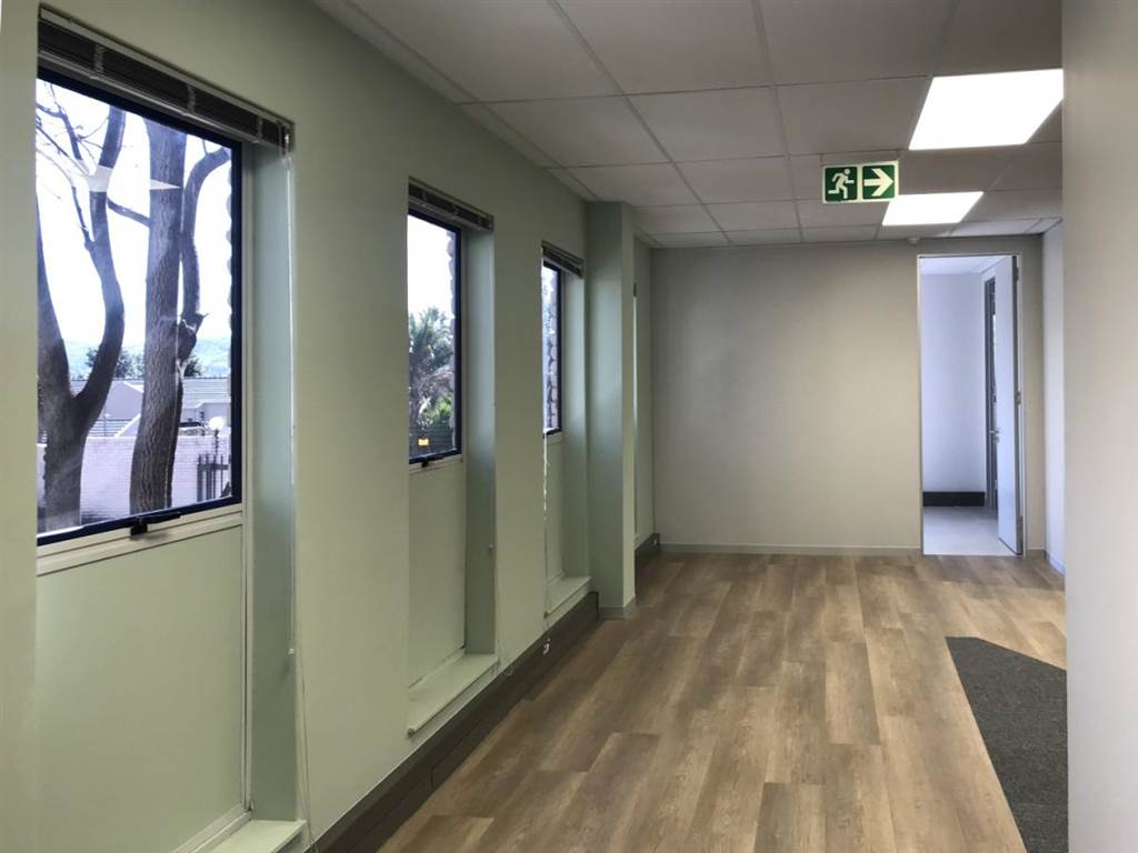 213  m² Office Space in Bedfordview photo number 9