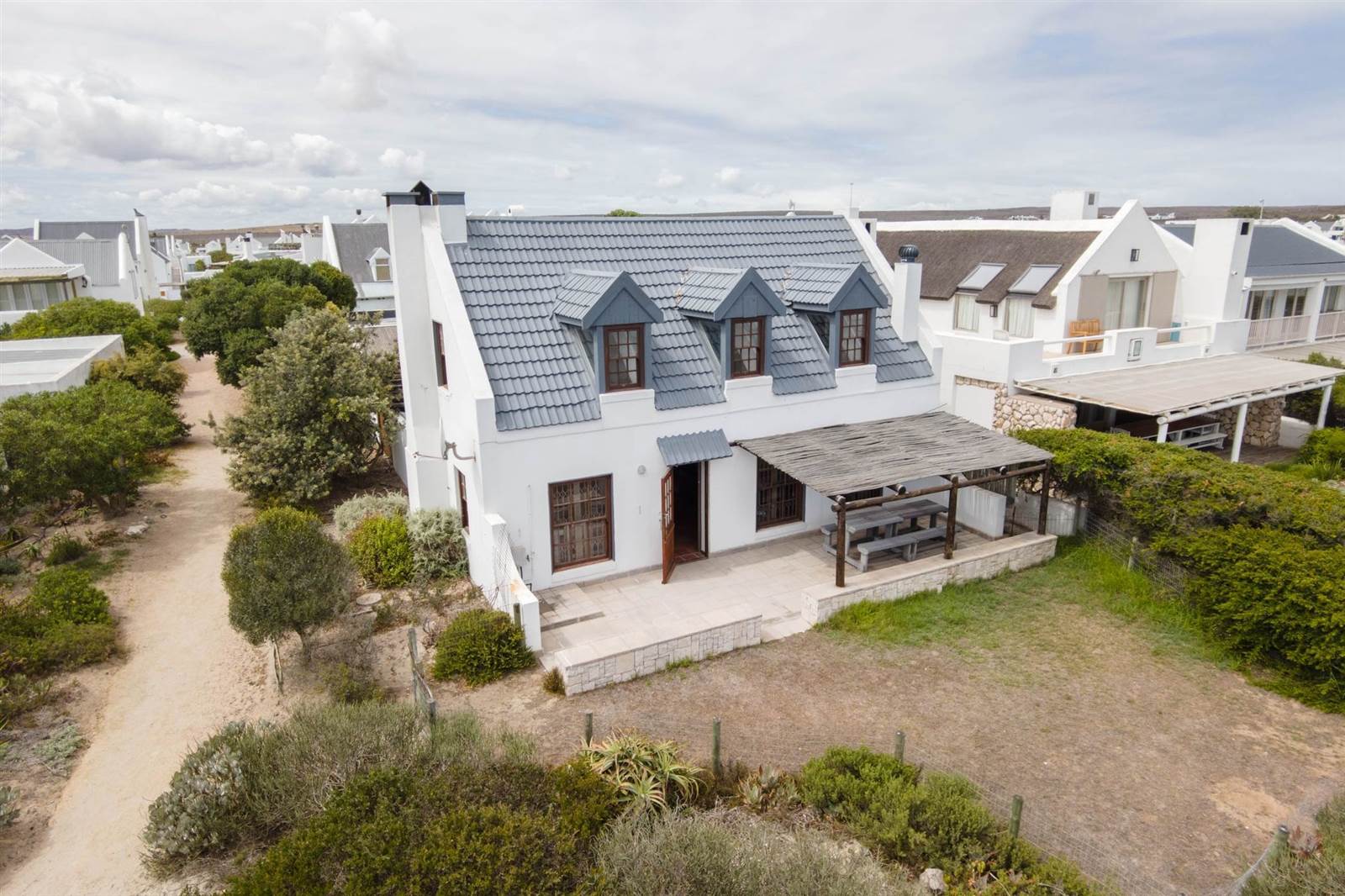 4 Bed House in Paternoster photo number 1