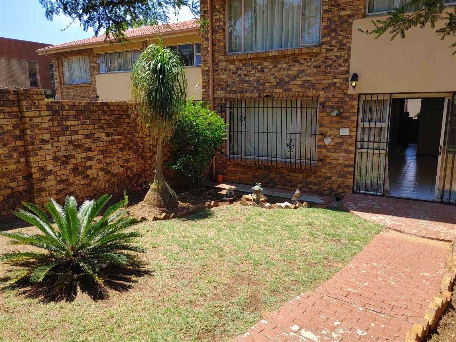 2 Bed Townhouse in Alberton photo number 3