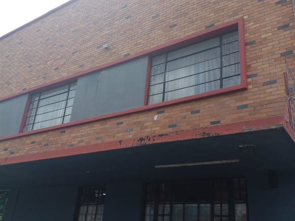 2 Bed Flat in Uitenhage Central