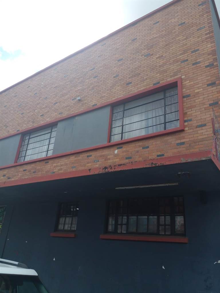 2 Bed Flat in Uitenhage Central photo number 1