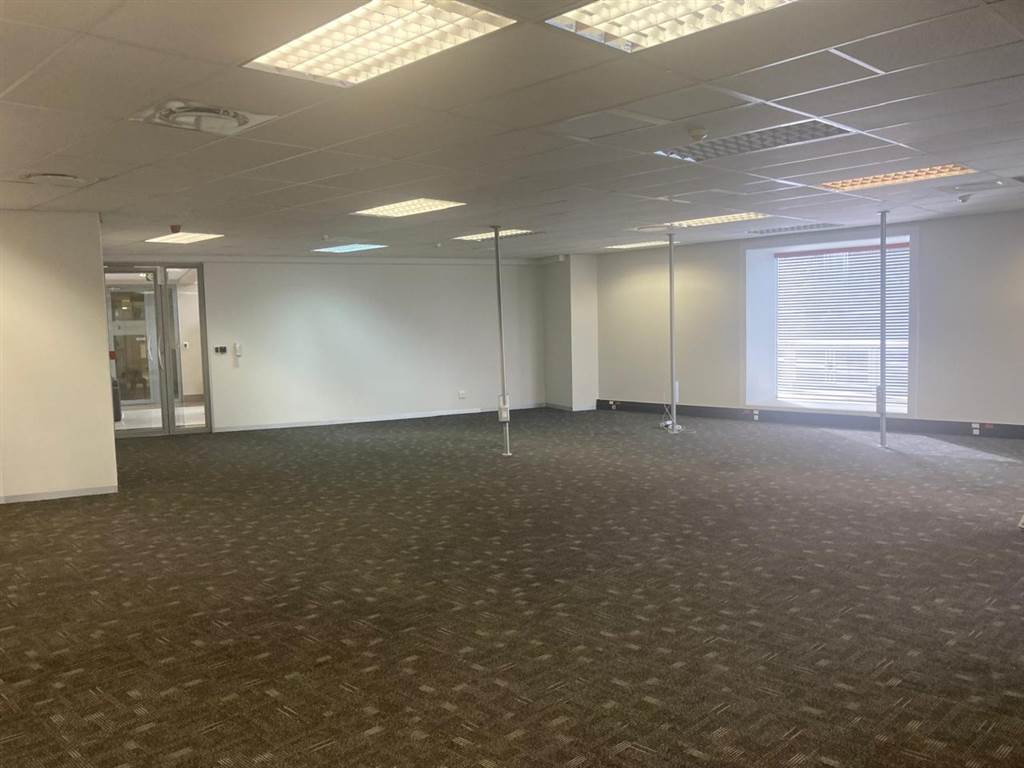 235  m² Commercial space in Illovo photo number 8