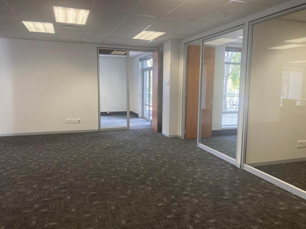 235  m² Commercial space in Illovo photo number 6