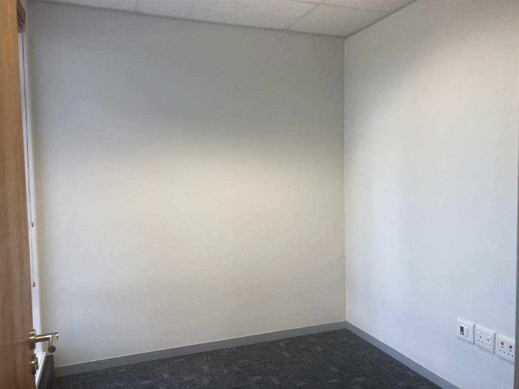 235  m² Commercial space in Illovo photo number 9