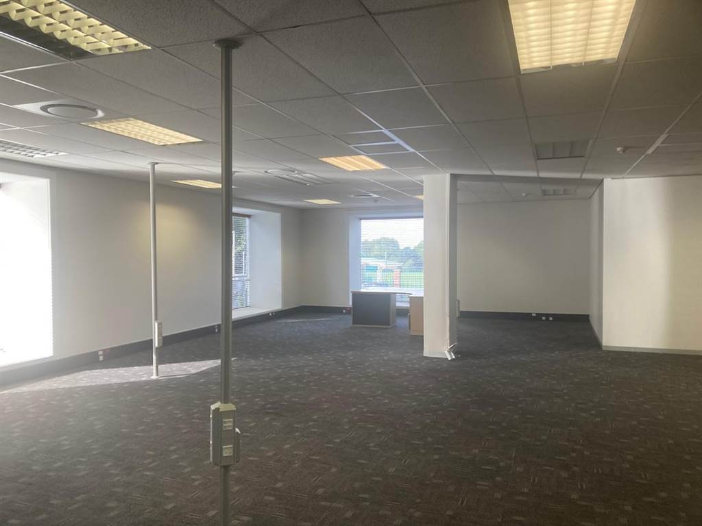 235  m² Commercial space in Illovo photo number 5