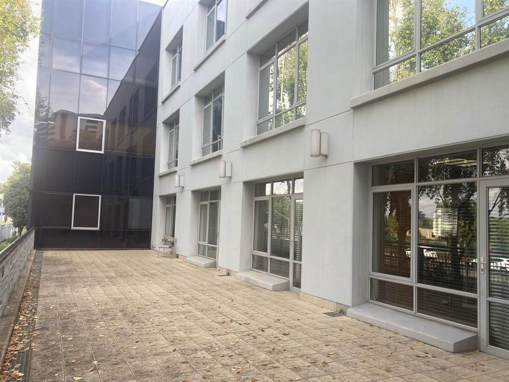 235  m² Commercial space in Illovo photo number 12