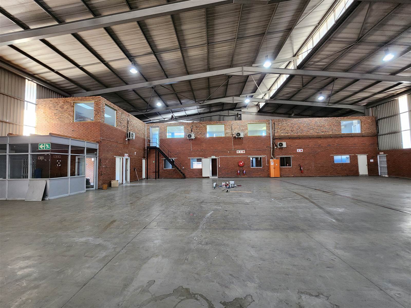 1831  m² Industrial space in Driehoek photo number 13