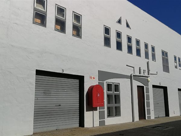 82  m² Commercial space