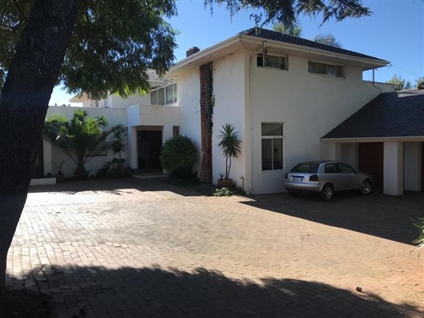 7.5 Bed House in Auckland Park