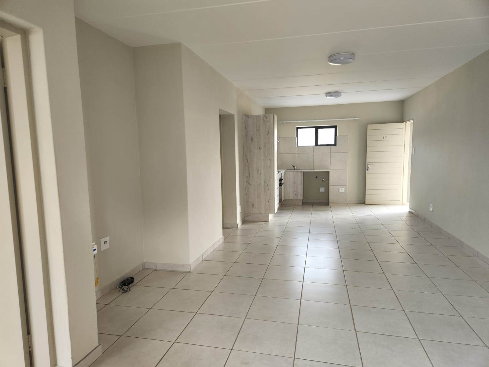 2 Bed Apartment in Benoni North photo number 3